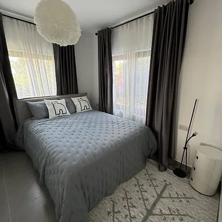 Villa A Luxurious Seafront With A Private Pool Nikosia